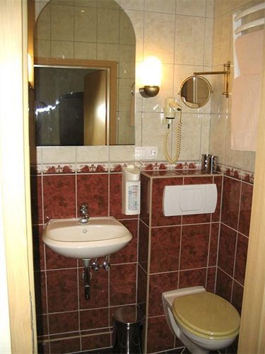 Aurelia Hotel 2*